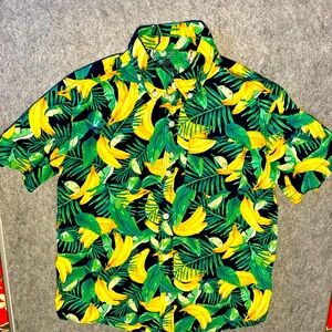 Tropical short-sleeve button-down shirt